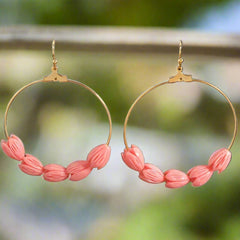 Circular Earrings With Hawaiian Pikake Flower Beads In 3 Different Colors And 2 Quantities