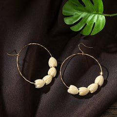 Circular Earrings With Hawaiian Pikake Flower Beads In 3 Different Colors And 2 Quantities