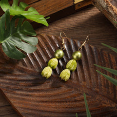 Set Of Bracelet, Earrings And Necklace With Hawaiian Green Pikake Flower Beads And Pistachio Tahitian Pearls