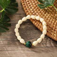 Hawaiian Pikake Flower Beads Bracelet With Golden Beads And A Pearl In Different Colors