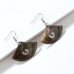 Abalone Shell and Light Silver Designed With a Wave Inside it Earring