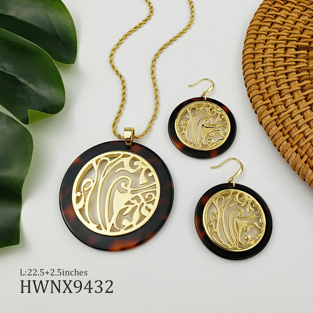 Set Of Round Earrings And Necklace With Tortoise Shell And Gold Filigree