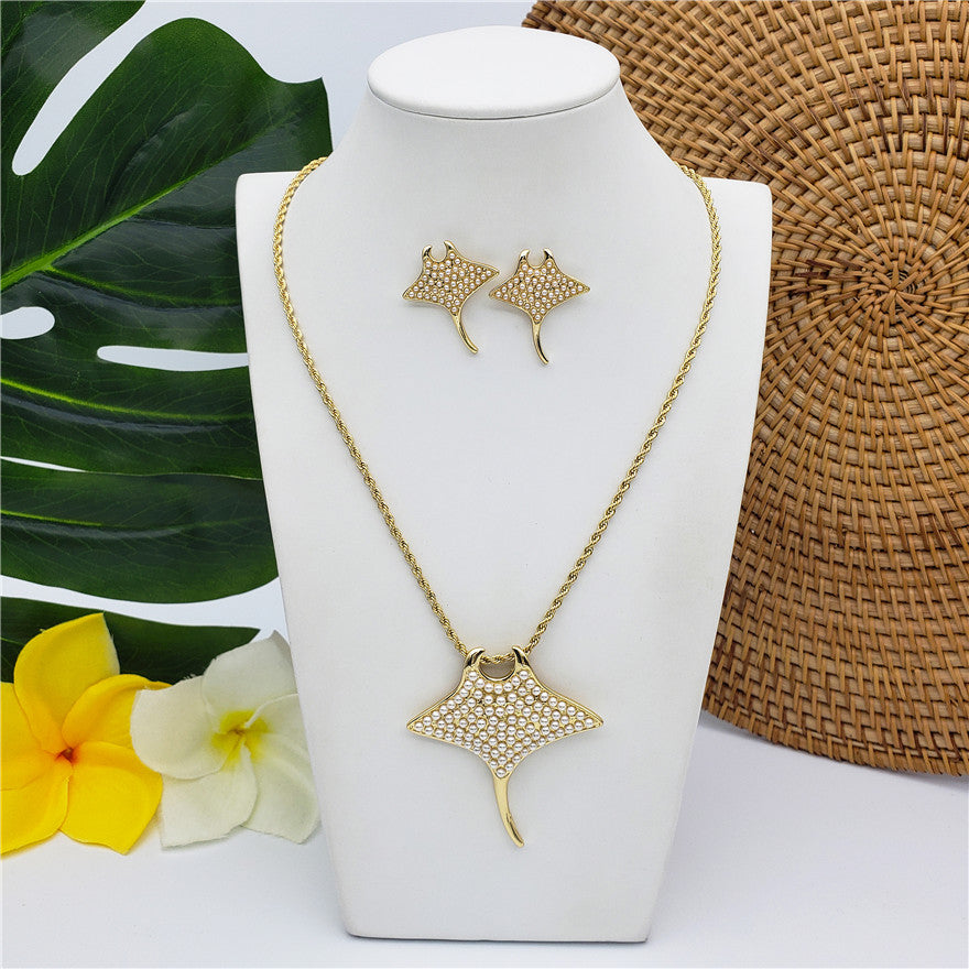 Set Of Hawaiian Manta Ray Fish Earrings And Necklace Filled With Light Silver Beads