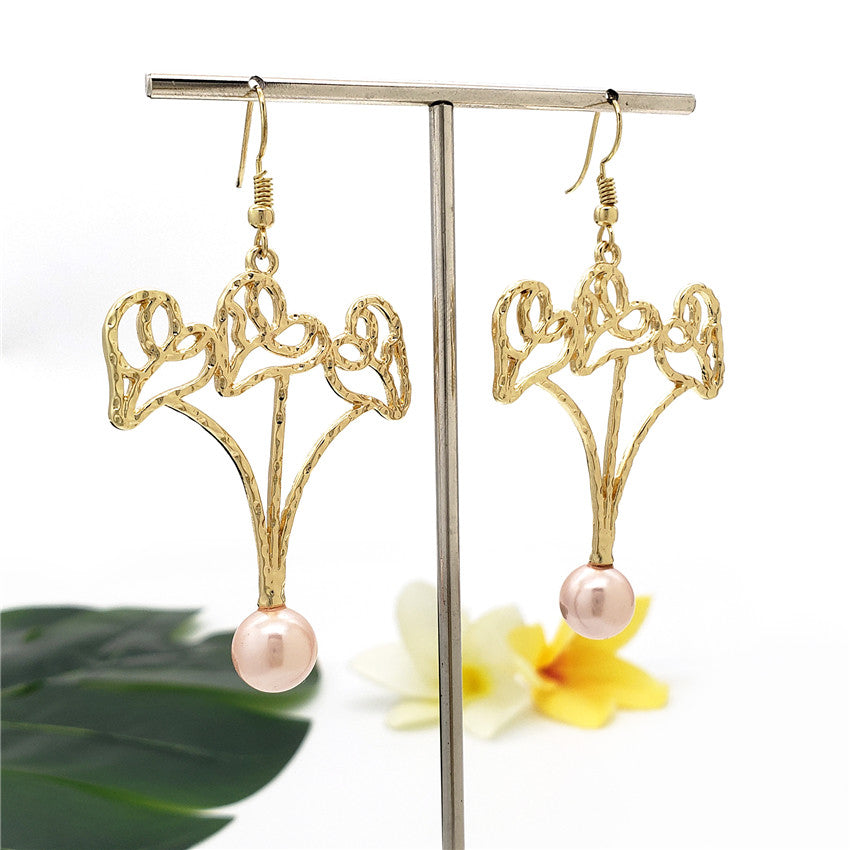 Triple Beating Heart Earrings Sustained With An Ivory Color Pikake Flower Bead Or A Pearl In Different Colors