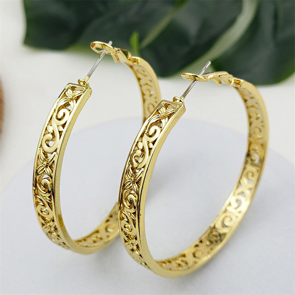 Carved Flower Breeze Hoop Earrings