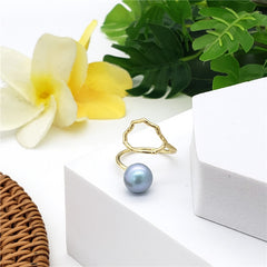 Wavy Ring With A Pearl In Different Styles And Colors