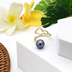 Wavy Ring With A Pearl In Different Styles And Colors