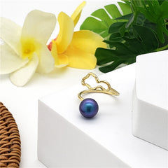 Wavy Ring With A Pearl In Different Styles And Colors