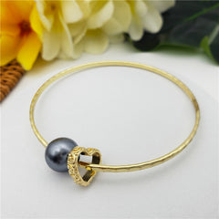 Bracelet With A Pearl & Charm In Different Styles And Colors