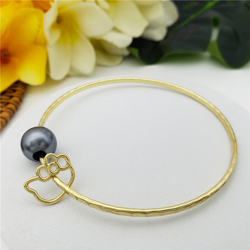 Bracelet With A Pearl & Charm In Different Styles And Colors