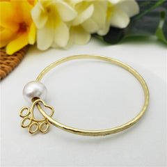 Bracelet With A Pearl & Charm In Different Styles And Colors