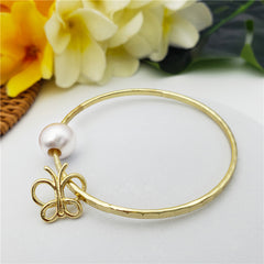 Bracelet With A Pearl & Charm In Different Styles And Colors