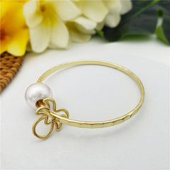 Bracelet With A Pearl & Charm In Different Styles And Colors