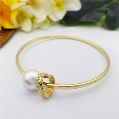 Bracelet With A Pearl & Charm In Different Styles And Colors