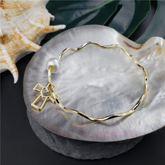 Wavy Bracelet With A Pearl & Charm In Different Styles And Colors