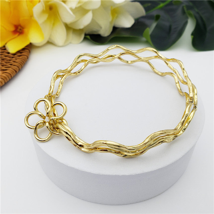 Triple Layers Wavy Bracelet With Different Charm Styles