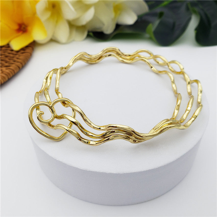 Triple Layers Wavy Bracelet With Different Charm Styles