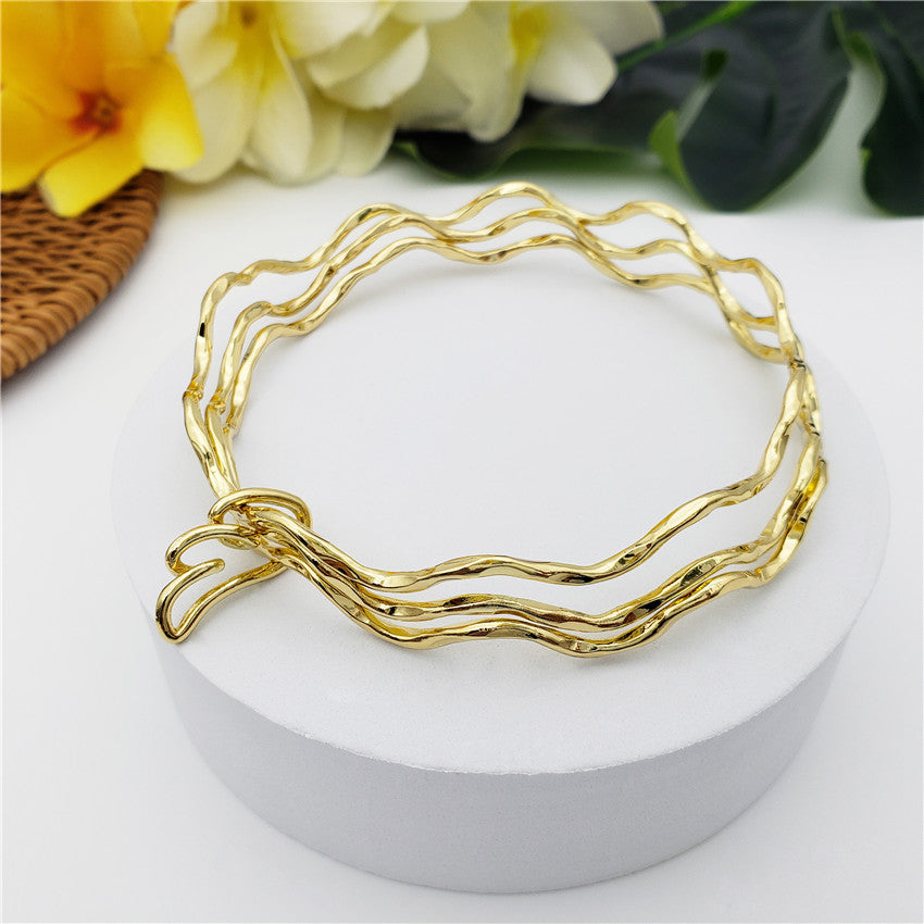 Triple Layers Wavy Bracelet With Different Charm Styles