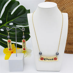 Set Of Engraved "Chuuk" In Between Hibiscus Flowers Bar Earrings And Necklace With A Petrol Pearl