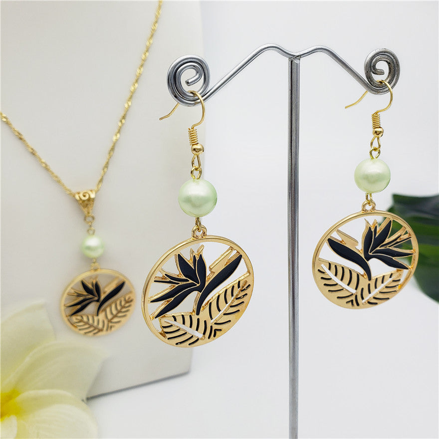 Set Of Lotus Flower & Leaves Wheel Earrings And Necklace Sustained With A Pearl In Different Colors