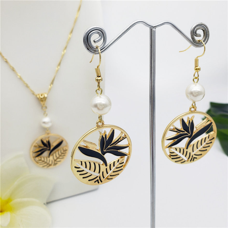 Set Of Lotus Flower & Leaves Wheel Earrings And Necklace Sustained With A Pearl In Different Colors