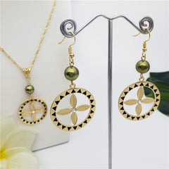 Set Of Flower Wheel With White Zircon Earrings And Necklace Sustained With A Pearl In 2 Different Colors