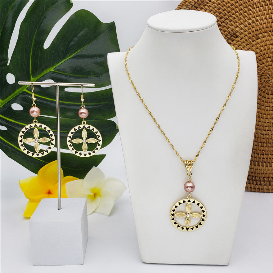 Set Of Flower Wheel With White Zircon Earrings And Necklace Sustained With A Pearl In 2 Different Colors