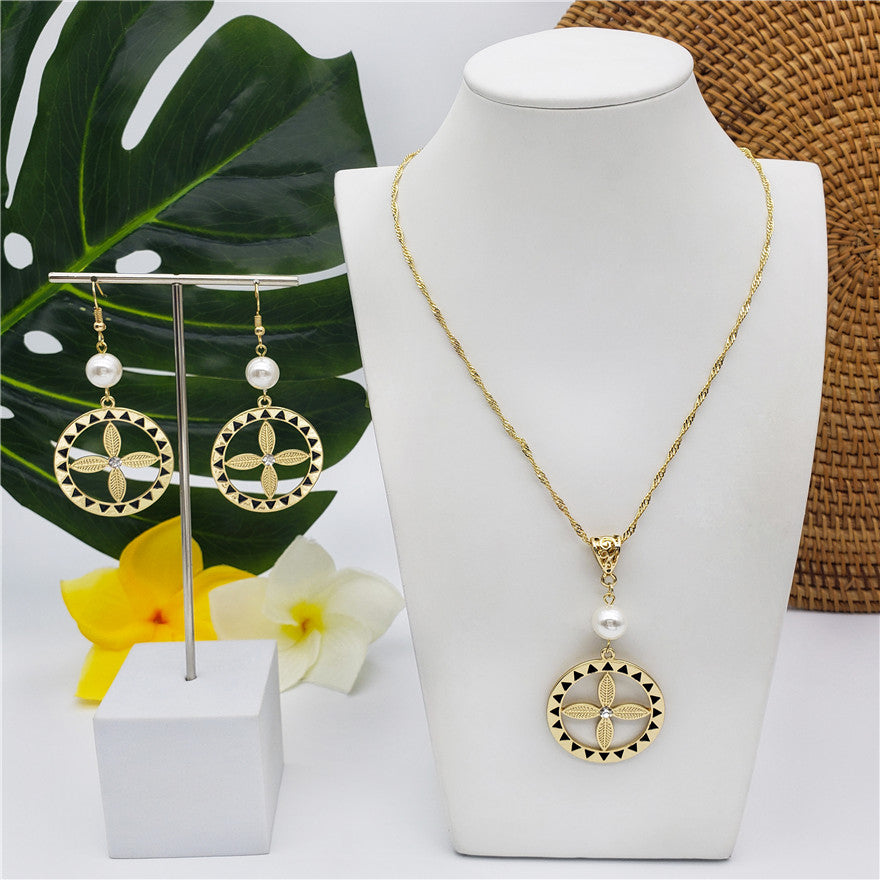 Set Of Flower Wheel With White Zircon Earrings And Necklace Sustained With A Pearl In 2 Different Colors