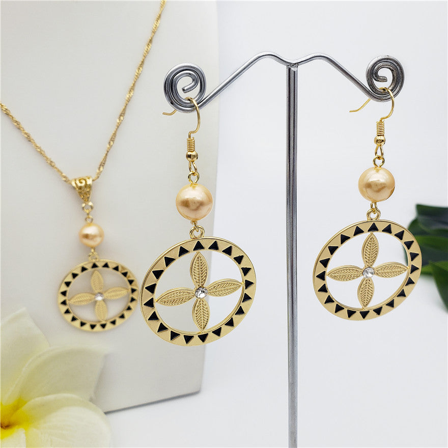 Set Of Flower Wheel With White Zircon Earrings And Necklace Sustained With A Pearl In 2 Different Colors