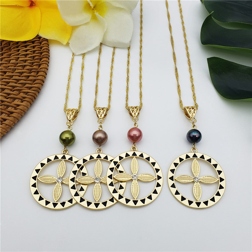 Set Of Flower Wheel With White Zircon Earrings And Necklace Sustained With A Pearl In 2 Different Colors