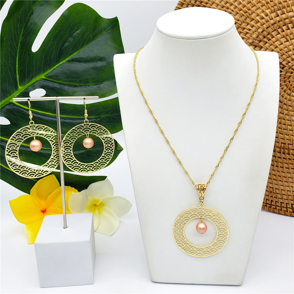 Set Of Carved Double Round Earrings And Necklace Sustained With A Pearl In Different Colors