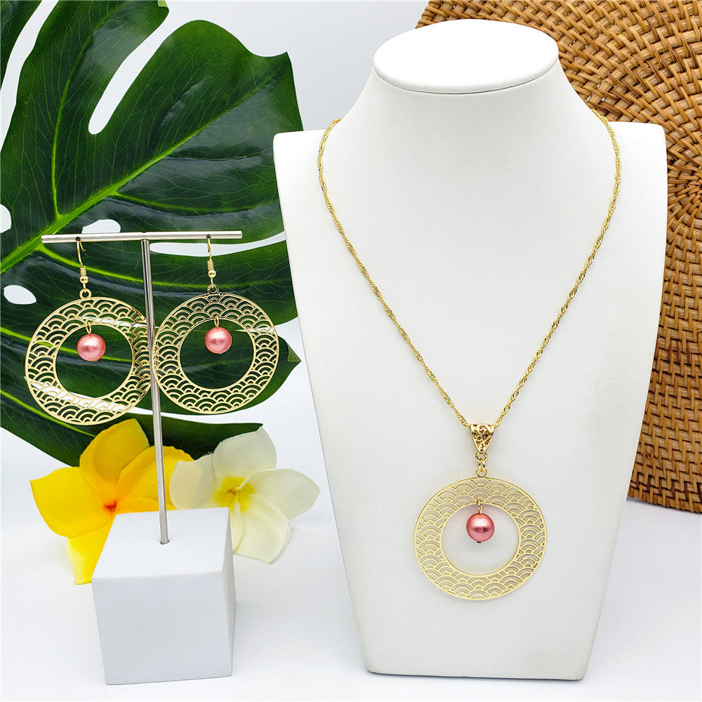 Set Of Carved Double Round Earrings And Necklace Sustained With A Pearl In Different Colors