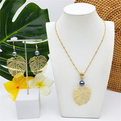 Set Of Hawaiian Monstera Leaf Earrings And Necklace Sustained With A Pearl In Different Colors