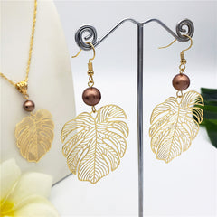 Set Of Hawaiian Monstera Leaf Earrings And Necklace Sustained With A Pearl In Different Colors