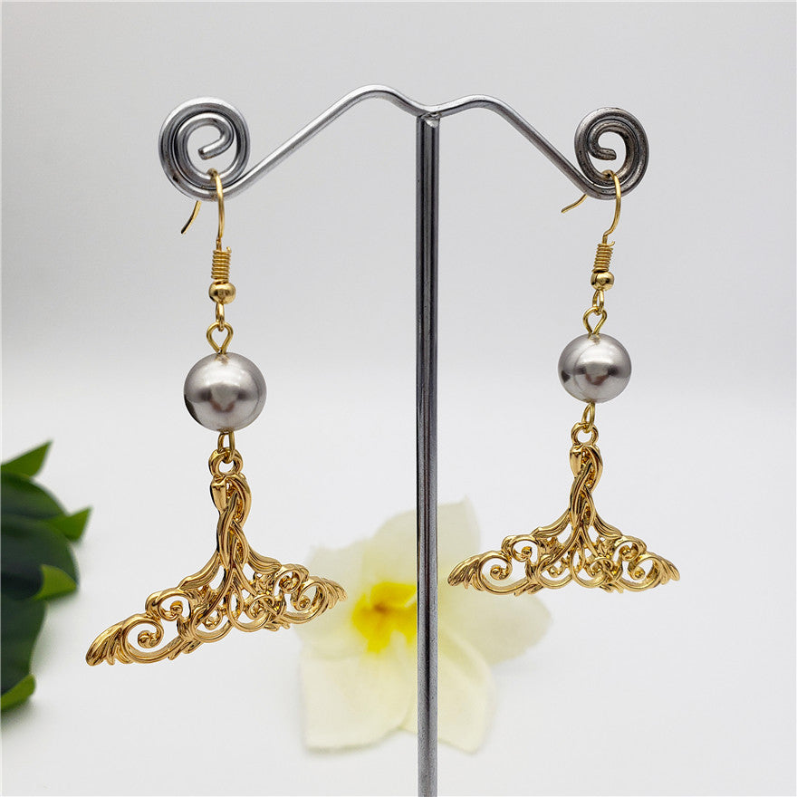 Carved Fish Tail Earrings With A Pearl In Different Colors