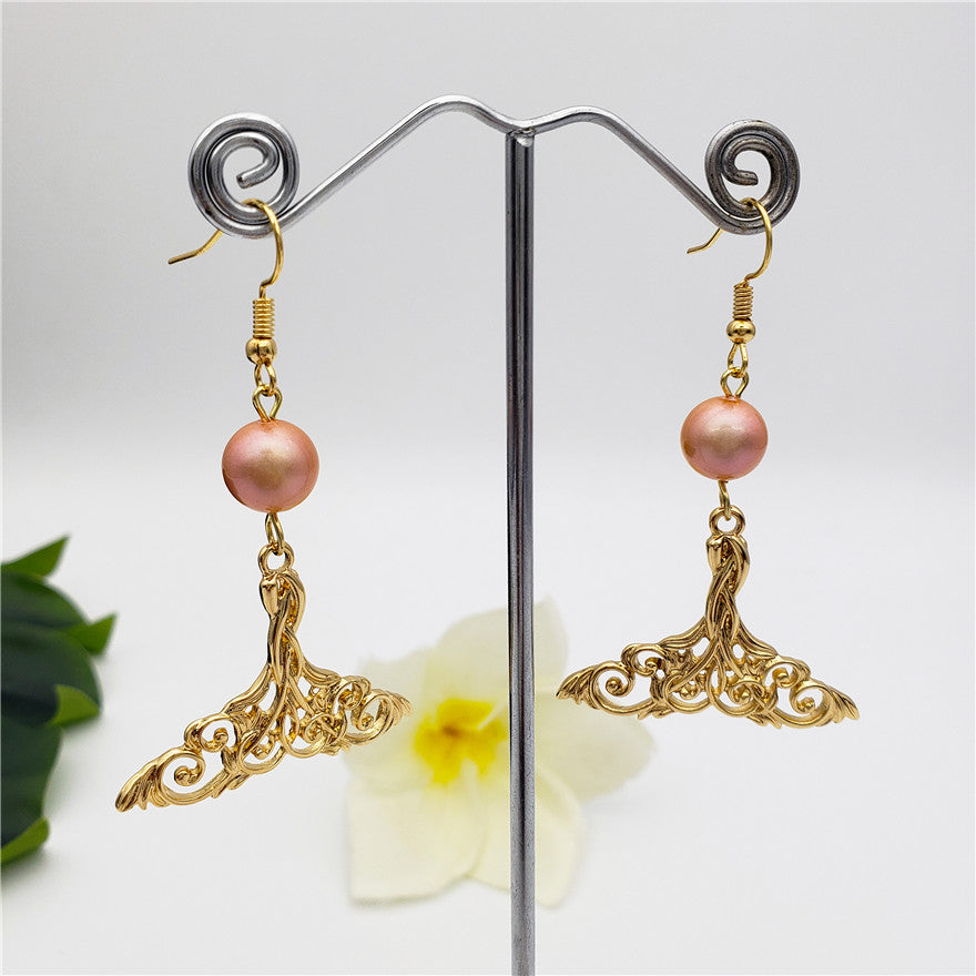 Carved Fish Tail Earrings With A Pearl In Different Colors