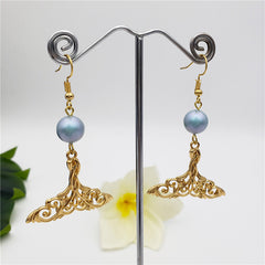 Carved Fish Tail Earrings With A Pearl In Different Colors