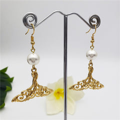 Carved Fish Tail Earrings With A Pearl In Different Colors