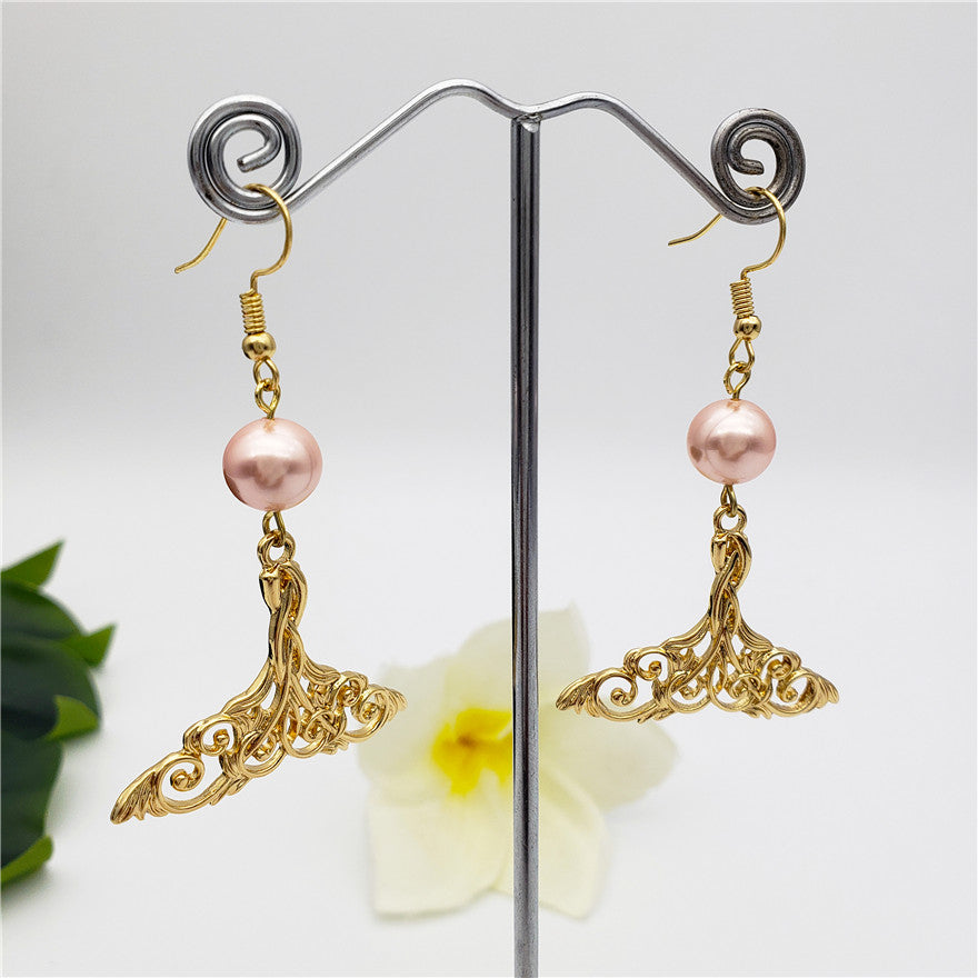 Carved Fish Tail Earrings With A Pearl In Different Colors