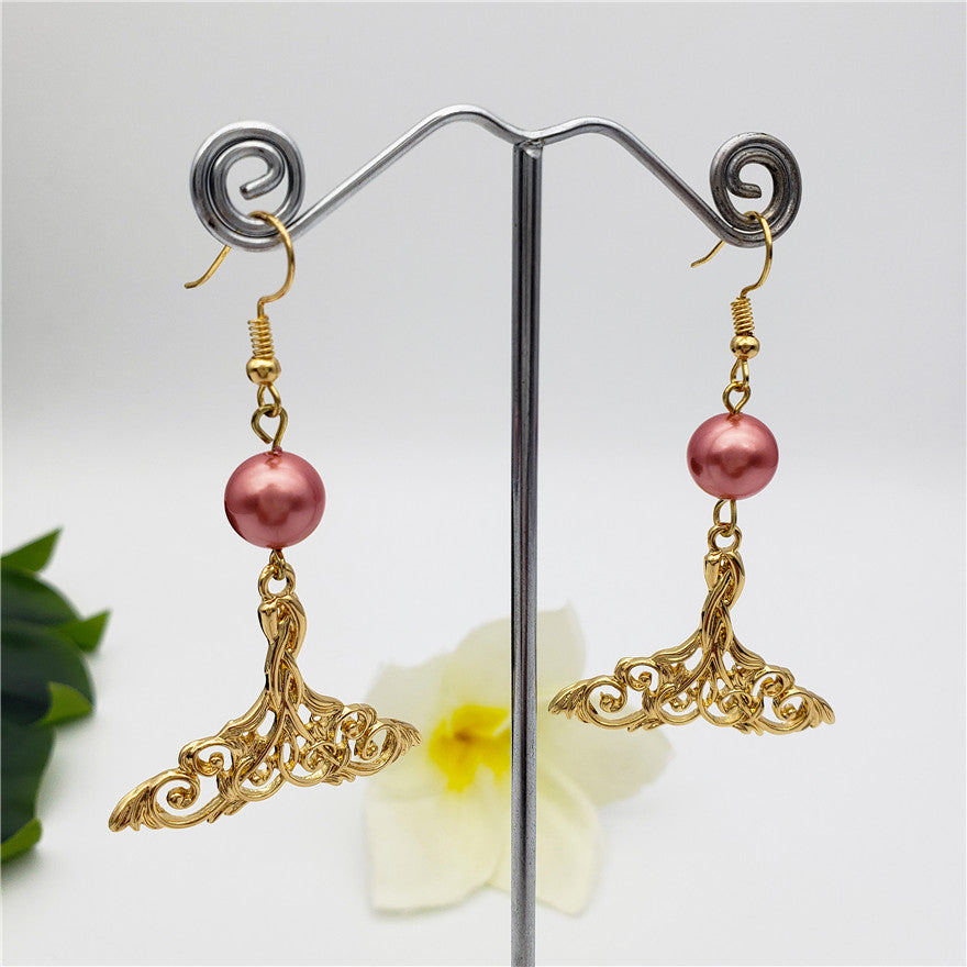 Carved Fish Tail Earrings With A Pearl In Different Colors