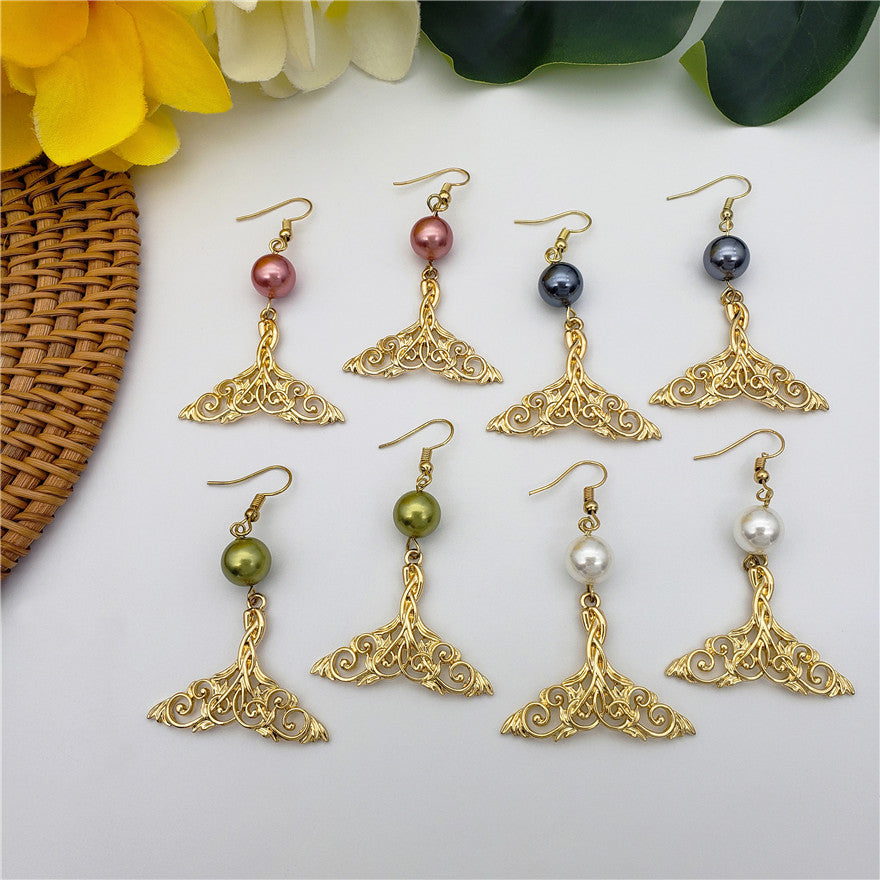 Carved Fish Tail Earrings With A Pearl In Different Colors