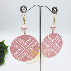 Carved Circular Crossroad Hawaiian Earrings Sustained With A Pearl In Different Colors