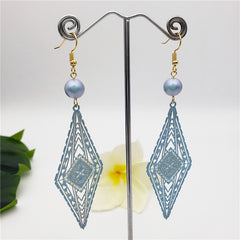 Carved Diamond Shaped Hawaiian Earrings Sustained With A Pearl In Different Colors