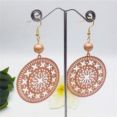 Carved Flower-Fountain Hawaiian Round Earrings Sustained With A Pearl In Different Colors