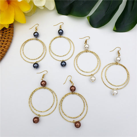 Double Moon Earrings With 2 Pearls In Different Colors