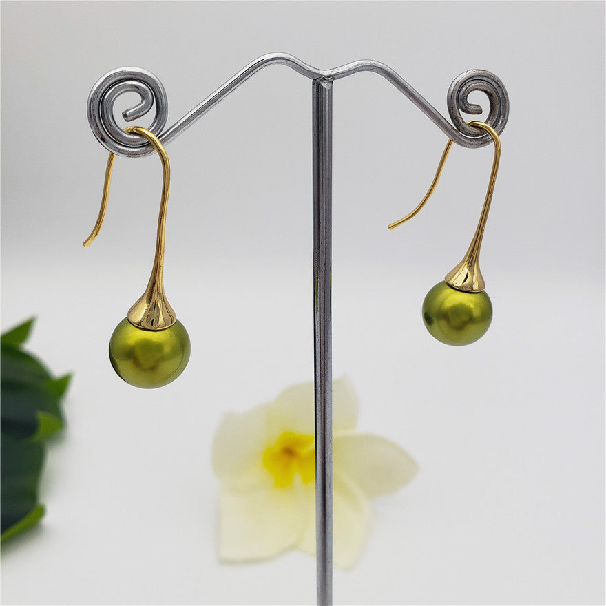 Dangle Earrings With A Pearl In 2 Different Colors