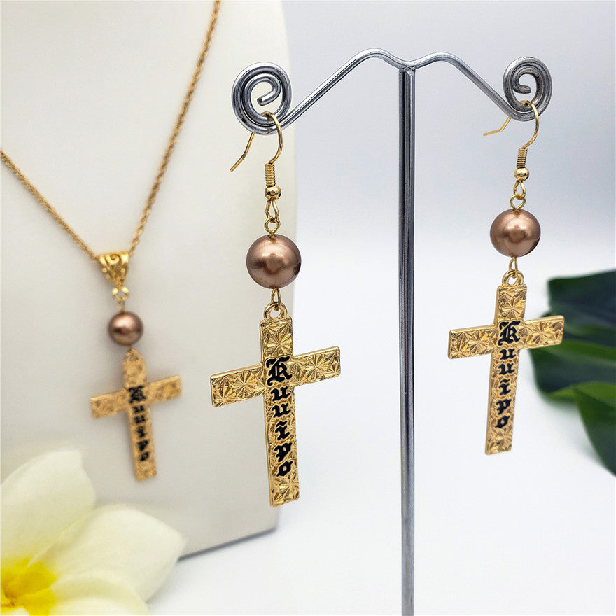 Set Of Engraved "Kuuipo" Carved Cross Earrings And Necklace Sustained With A Pearl In Different Colors