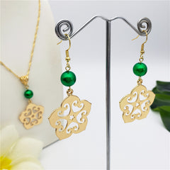 Set Of Hawaiian Punctured Flower Earrings And Necklace Sustained With A Pearl In 2 Different Colors